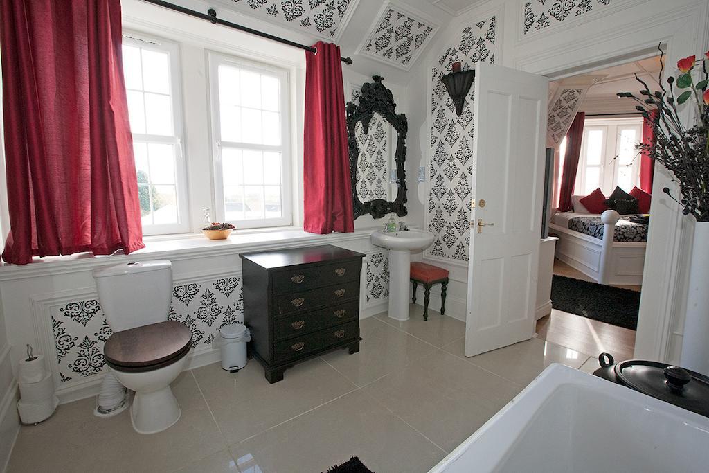 Victoria House B&B Crieff Esterno foto